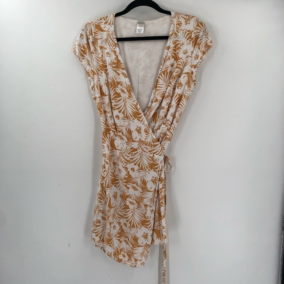 L*SPACE Suzie Wrap Dress Seaside Yellow Floral Palm Print M Tie Waist Swim Cover - Picture 2 of 8